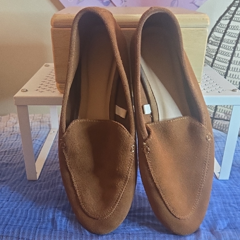 Source Unknown Tan Suede Loafers